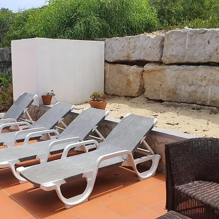 Tradicional Lagoa De Obidos Com Piscina Vau (Obidos)