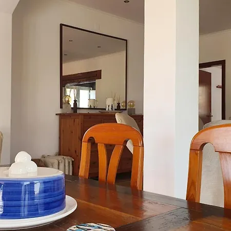 Tradicional Lagoa De Obidos Com Piscina Vau (Obidos)