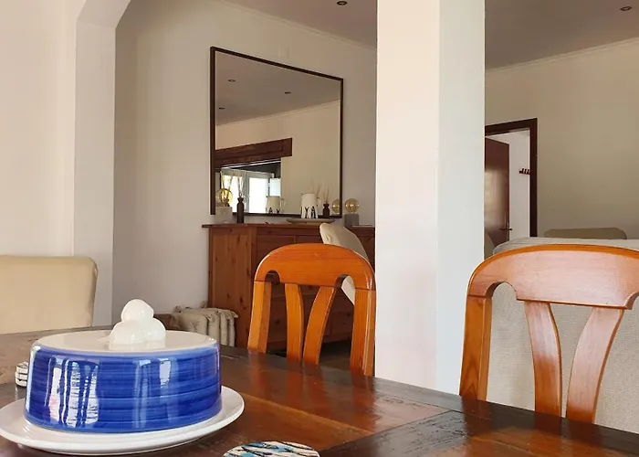 Tradicional Lagoa De Obidos Com Piscina Vau (Obidos)